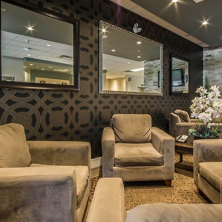 סארי Comfort Inn & Suites מראה חיצוני תמונה