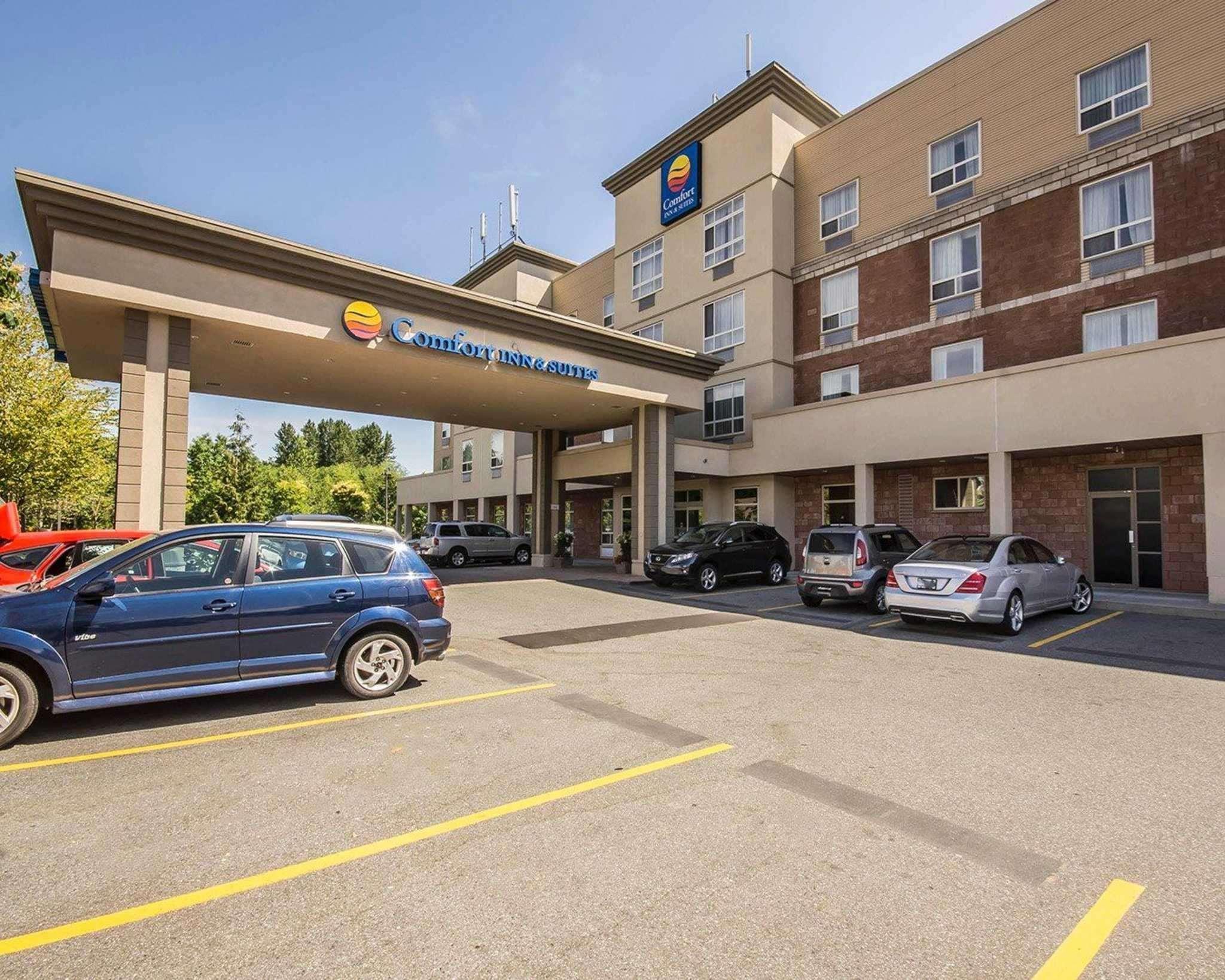 סארי Comfort Inn & Suites מראה חיצוני תמונה