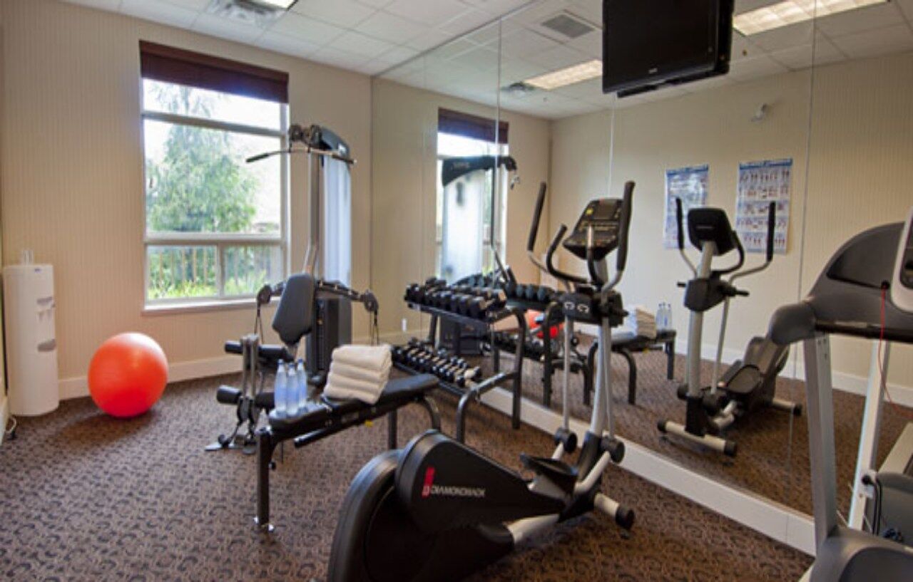 סארי Comfort Inn & Suites מראה חיצוני תמונה